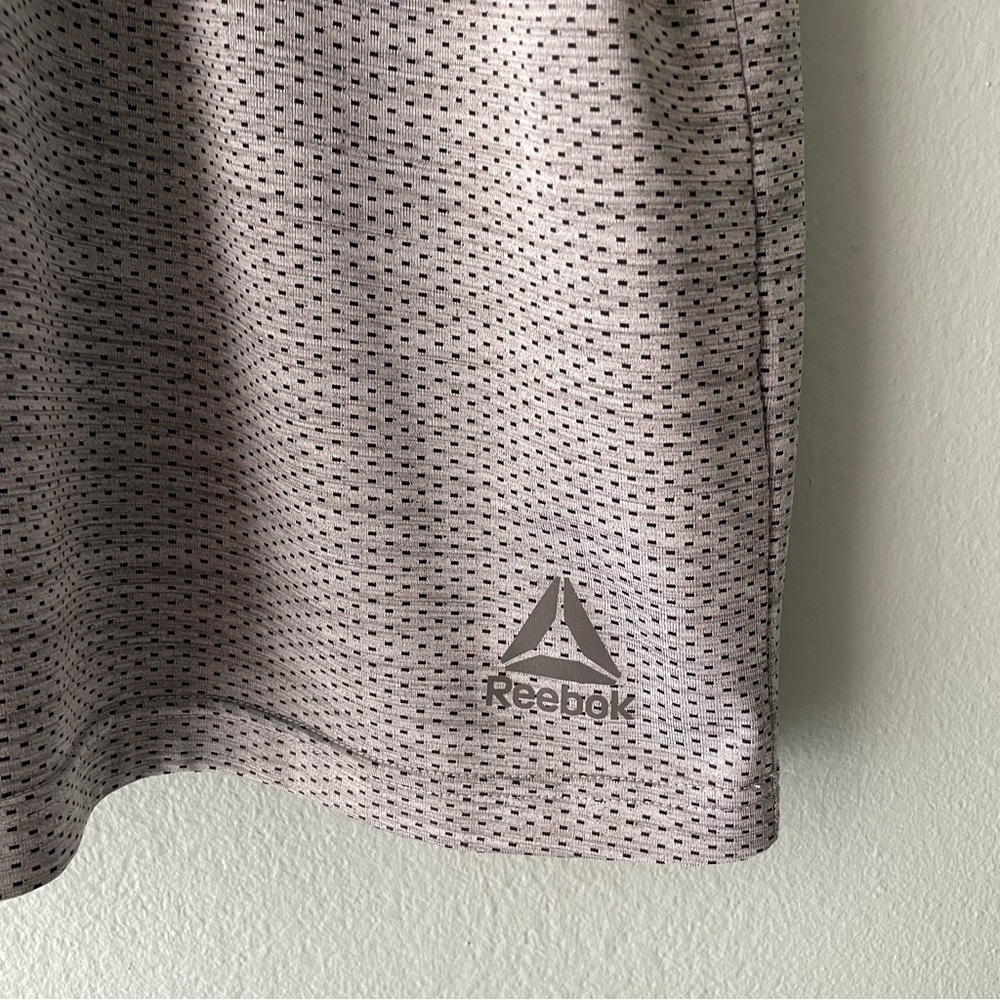 ๐ป5/$15๐ป Reebok | Gray Lightweight Athletic Top - Picture 5 of 7